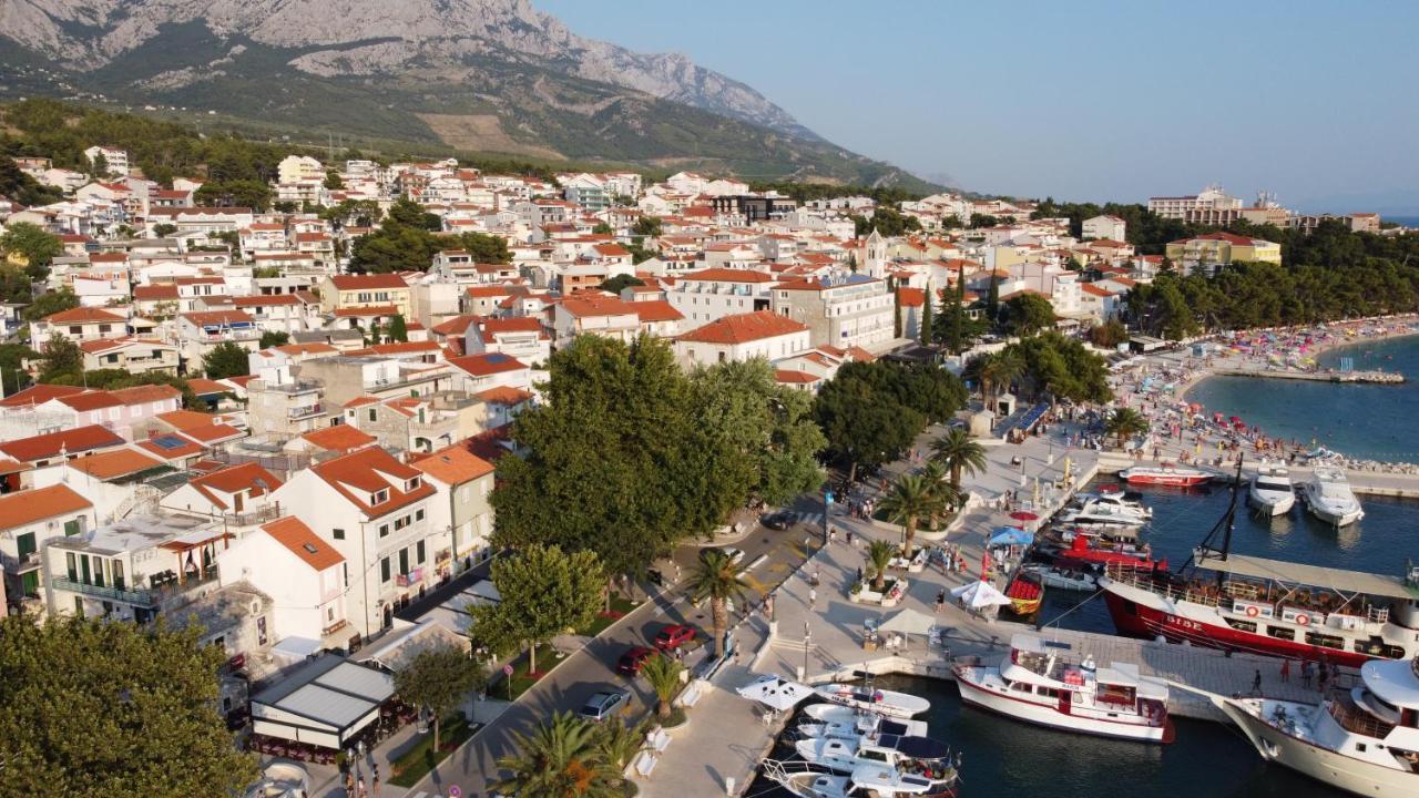 Apartments Larus Baška Voda Buitenkant foto